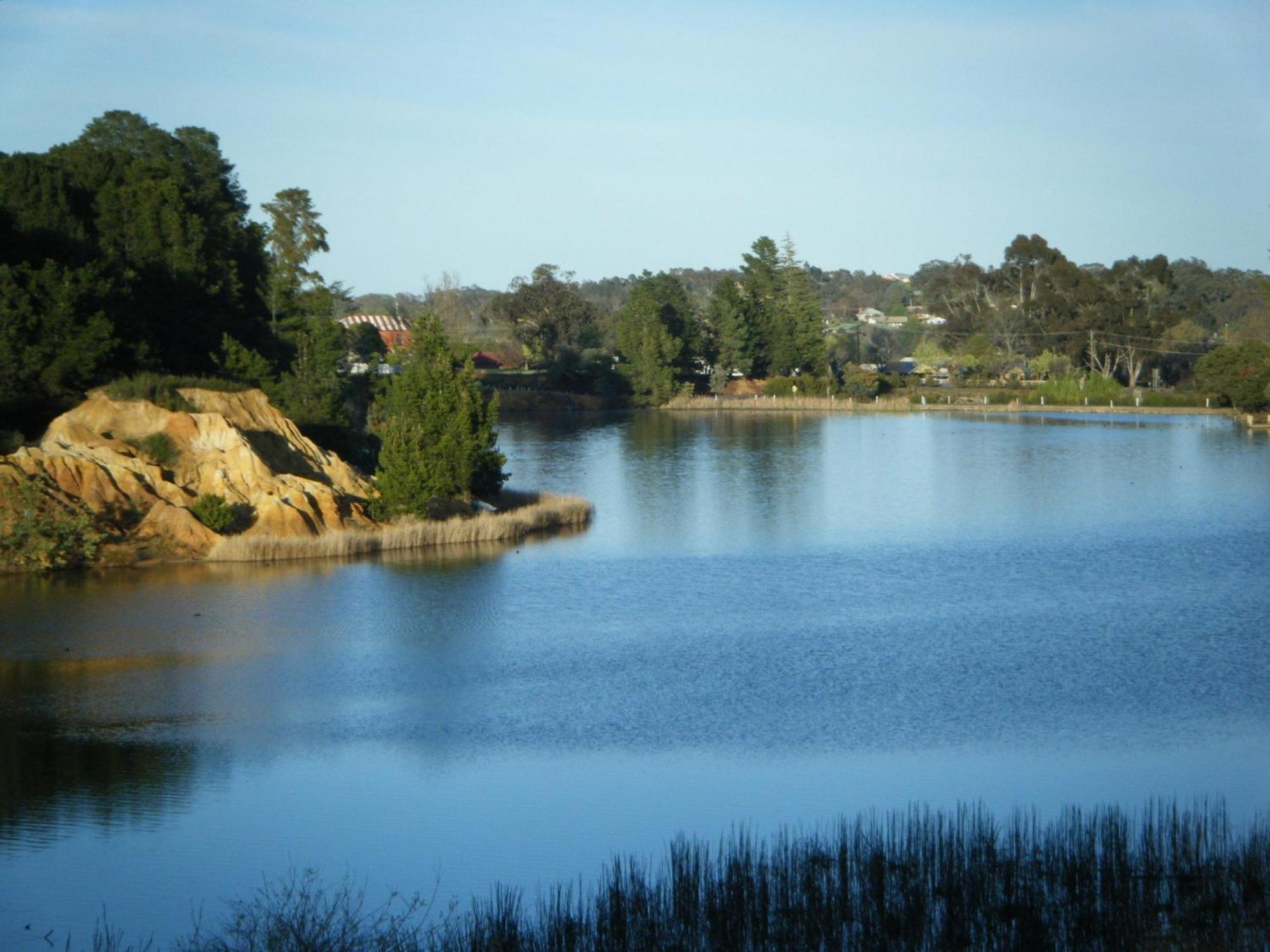 Beechworth Lake Sambell Caravan Park Dış mekan fotoğraf